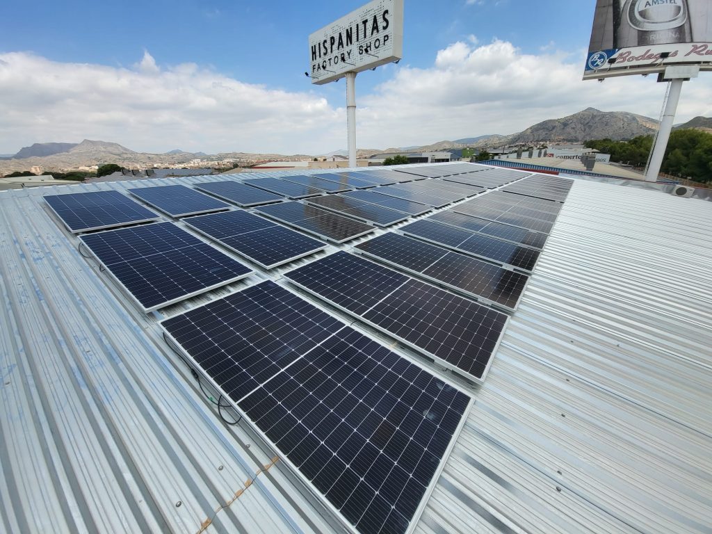 Paneles solares en Emboga